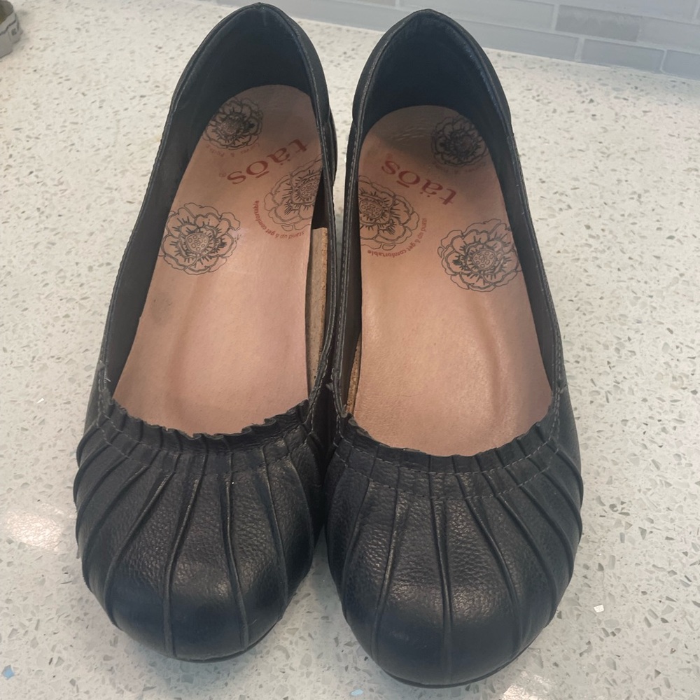 Taos calypso low heel slip on